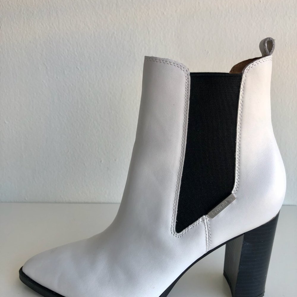 Calvin Klein Women's Yoanna Block Heel Dress Booties (size 8.5)